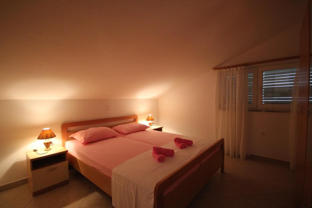 Apartments Adriatika Makarska Room photo
