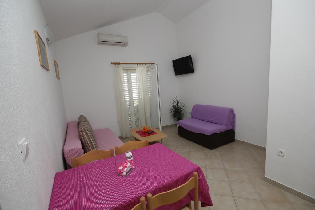 Apartments Adriatika Makarska Room photo