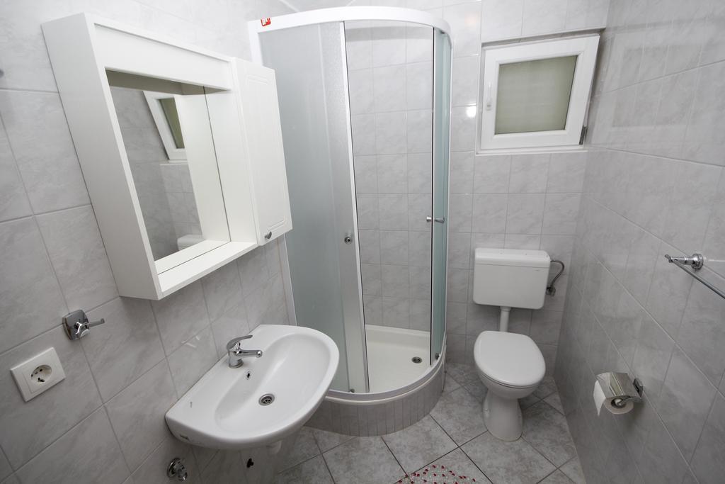 Apartments Adriatika Makarska Room photo