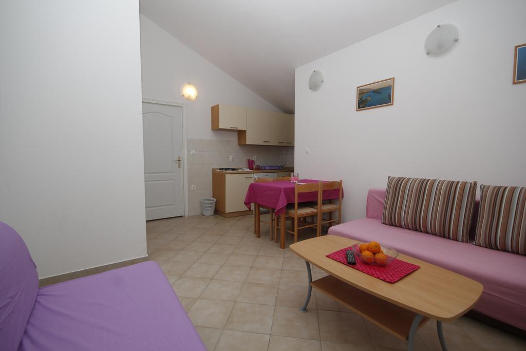 Apartments Adriatika Makarska Room photo