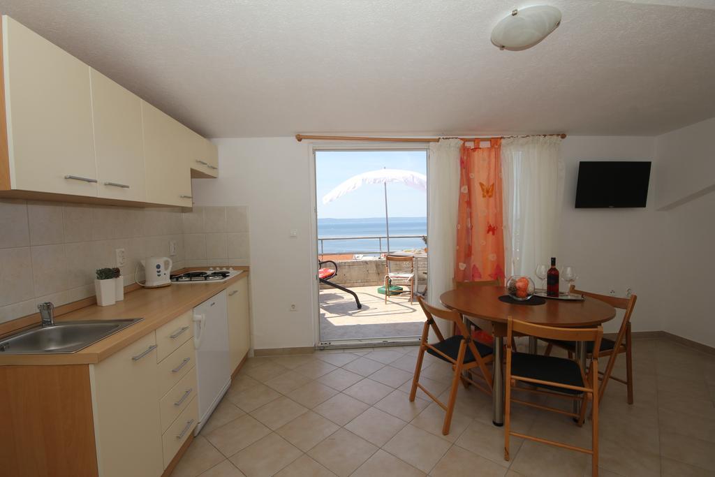 Apartments Adriatika Makarska Room photo