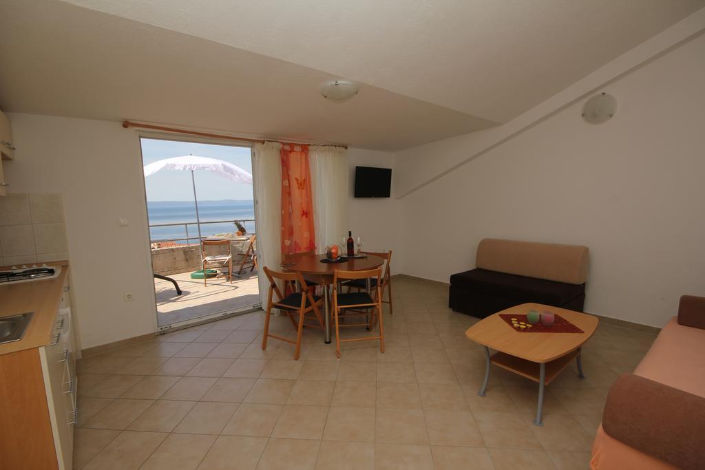 Apartments Adriatika Makarska Room photo